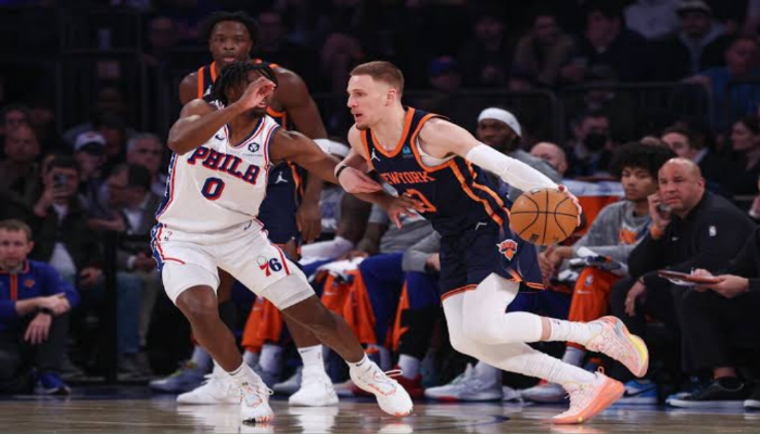 Knicks Secure Thrilling Win Over 76ers in NBA Playoff.